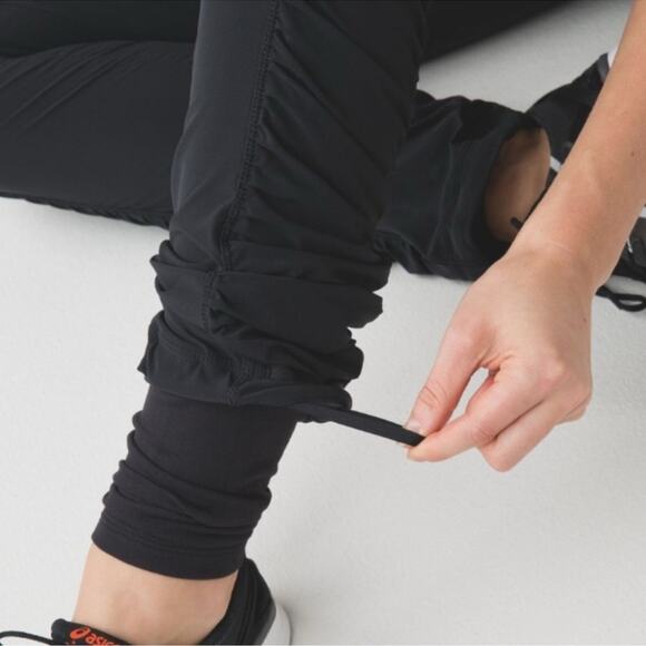 Lululemon Women’s Runderful Pant In Black Lined Joggers Size 4 - Picture 10 of 13